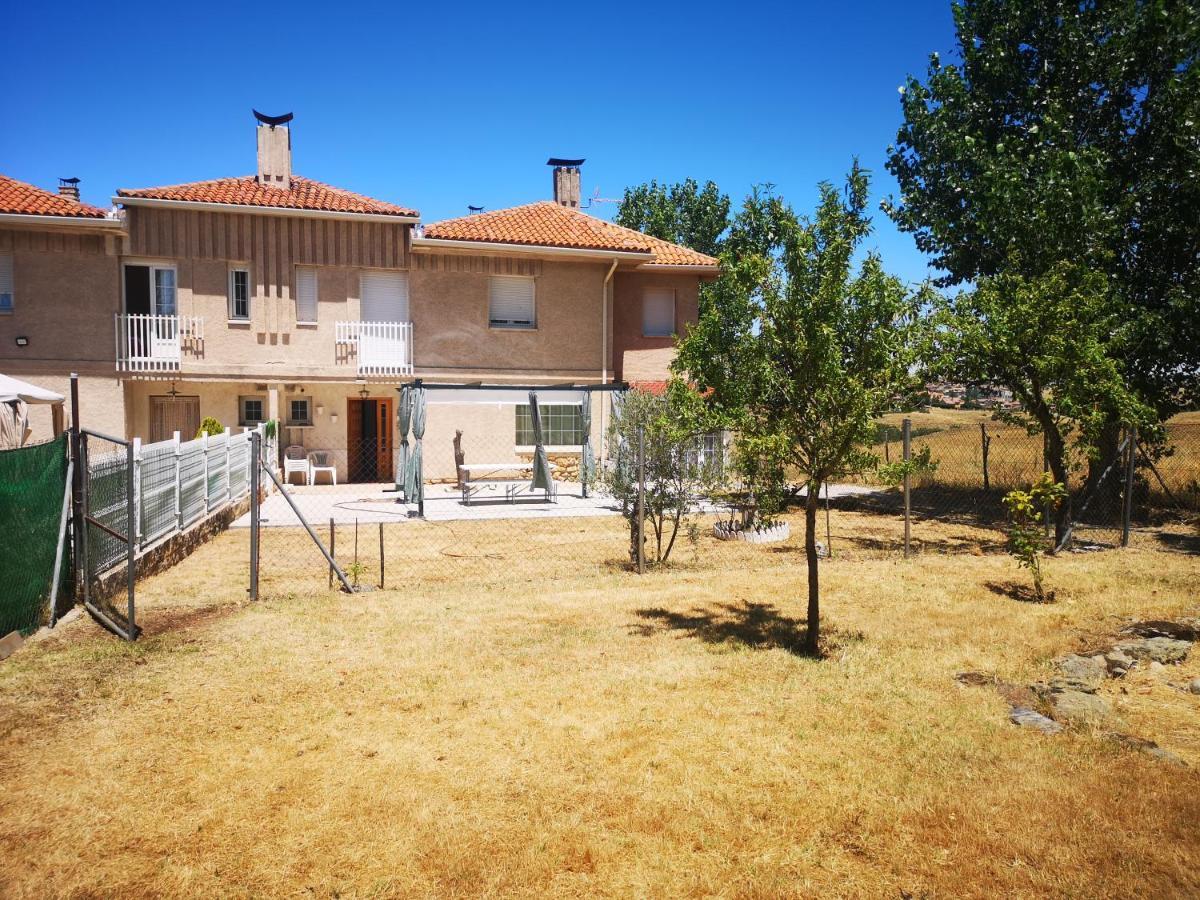 San Cristóbal de Segovia Agradable Casa Con Jardin: Casasolaヴィラ エクステリア 写真